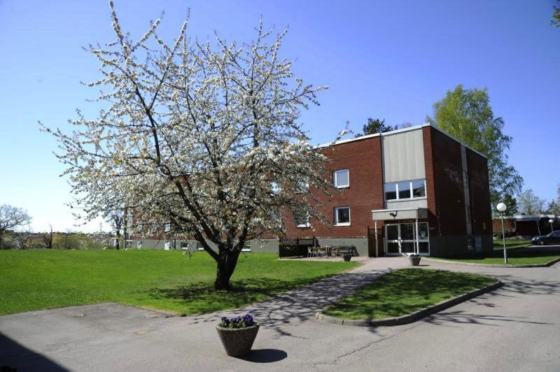 Logi Tuppen, Vandrarhem - Oskarshamns Folkhoegskola Екстериор снимка